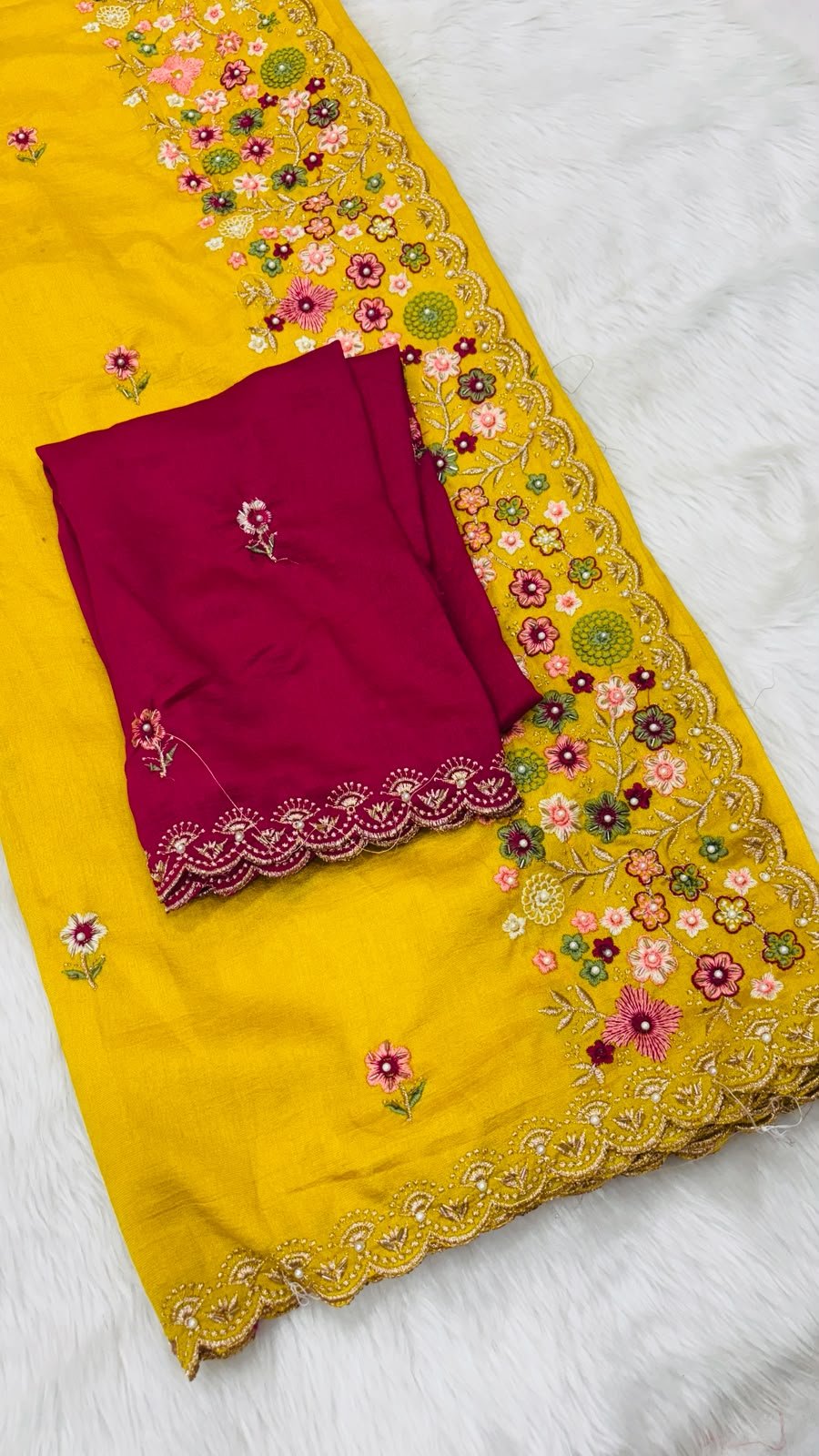 2026/06/1000019081.jpg Rich Embroidery Moti Saree - Image 1